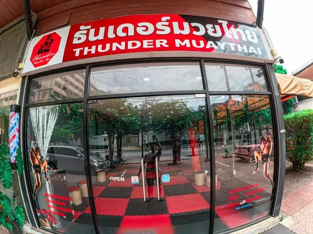 หน้าร้าน Thunder Muaythai พระราม 2